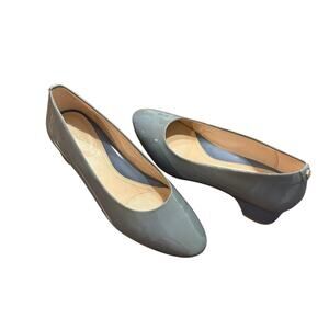 Taryn Rose Women’s Babs gray/blue patent leather kitten wedge heels, Size 7.5